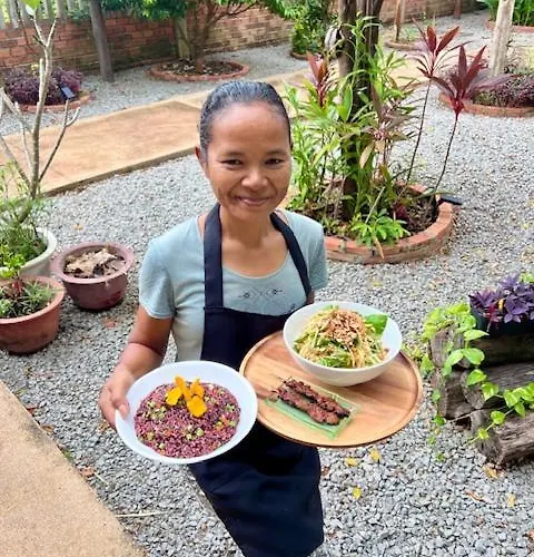 Moon & Shama - Vegan Phumi Banteay Srei