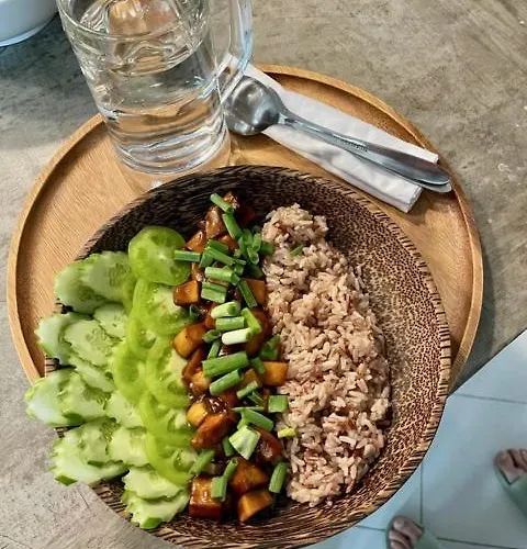 Moon & Shama - Vegan * Phumi Banteay Srei