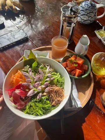 Moon & Shama - Vegan * Phumi Banteay Srei